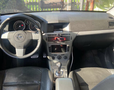 Черный Опель Астра, объемом двигателя 1.6 л и пробегом 222 тыс. км за 5500 $, фото 6 на Automoto.ua