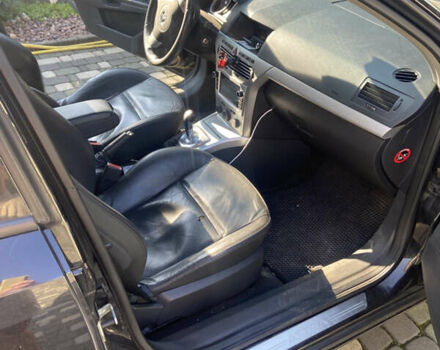 Черный Опель Астра, объемом двигателя 1.6 л и пробегом 222 тыс. км за 5500 $, фото 5 на Automoto.ua