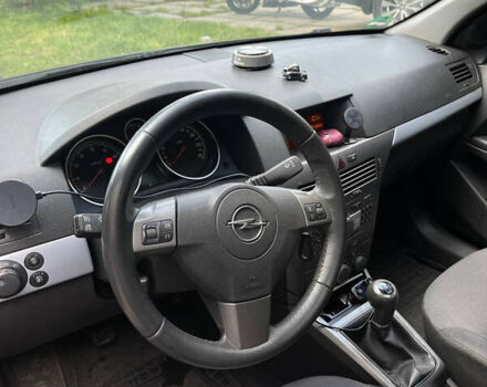 Чорний Опель Астра, об'ємом двигуна 1.6 л та пробігом 265 тис. км за 5500 $, фото 2 на Automoto.ua