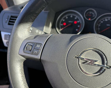 Чорний Опель Астра, об'ємом двигуна 1.6 л та пробігом 216 тис. км за 4600 $, фото 28 на Automoto.ua