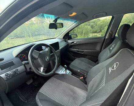 Черный Опель Астра, объемом двигателя 1.6 л и пробегом 207 тыс. км за 4200 $, фото 13 на Automoto.ua