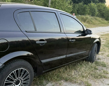 Черный Опель Астра, объемом двигателя 1.6 л и пробегом 207 тыс. км за 4200 $, фото 5 на Automoto.ua