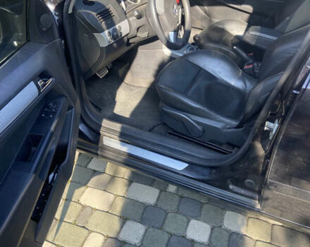 Черный Опель Астра, объемом двигателя 1.6 л и пробегом 222 тыс. км за 5500 $, фото 3 на Automoto.ua