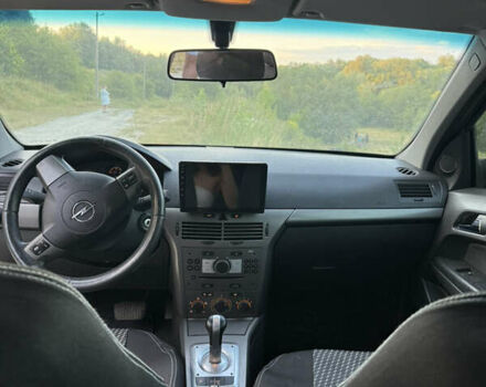 Черный Опель Астра, объемом двигателя 1.6 л и пробегом 207 тыс. км за 4200 $, фото 9 на Automoto.ua