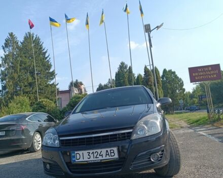 Черный Опель Астра, объемом двигателя 1.6 л и пробегом 220 тыс. км за 3600 $, фото 1 на Automoto.ua