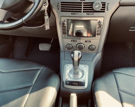 Черный Опель Астра, объемом двигателя 1.4 л и пробегом 200 тыс. км за 4000 $, фото 7 на Automoto.ua