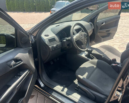 Черный Опель Астра, объемом двигателя 1.36 л и пробегом 220 тыс. км за 4450 $, фото 33 на Automoto.ua