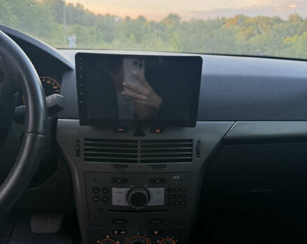 Черный Опель Астра, объемом двигателя 1.6 л и пробегом 207 тыс. км за 4200 $, фото 10 на Automoto.ua