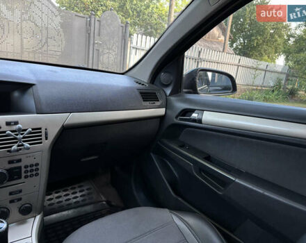 Черный Опель Астра, объемом двигателя 1.6 л и пробегом 216 тыс. км за 4700 $, фото 33 на Automoto.ua