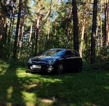 Черный Опель Астра, объемом двигателя 1.8 л и пробегом 224 тыс. км за 6500 $, фото 4 на Automoto.ua