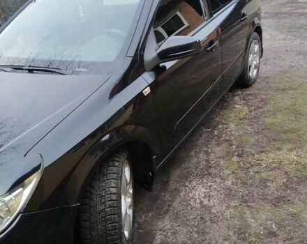 Черный Опель Астра, объемом двигателя 1.6 л и пробегом 250 тыс. км за 5600 $, фото 1 на Automoto.ua