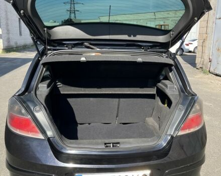 Черный Опель Астра, объемом двигателя 1.4 л и пробегом 290 тыс. км за 3300 $, фото 3 на Automoto.ua