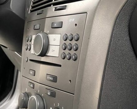 Черный Опель Астра, объемом двигателя 1.4 л и пробегом 155 тыс. км за 3950 $, фото 9 на Automoto.ua