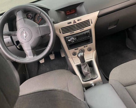 Черный Опель Астра, объемом двигателя 1.36 л и пробегом 258 тыс. км за 4200 $, фото 5 на Automoto.ua