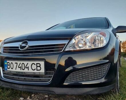 Черный Опель Астра, объемом двигателя 1.25 л и пробегом 268 тыс. км за 5000 $, фото 1 на Automoto.ua