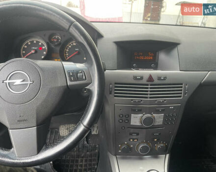 Чорний Опель Астра, об'ємом двигуна 1.39 л та пробігом 159 тис. км за 4500 $, фото 5 на Automoto.ua