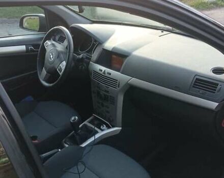 Черный Опель Астра, объемом двигателя 1.6 л и пробегом 203 тыс. км за 5850 $, фото 2 на Automoto.ua