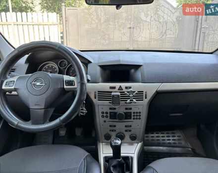Черный Опель Астра, объемом двигателя 1.6 л и пробегом 216 тыс. км за 4700 $, фото 31 на Automoto.ua