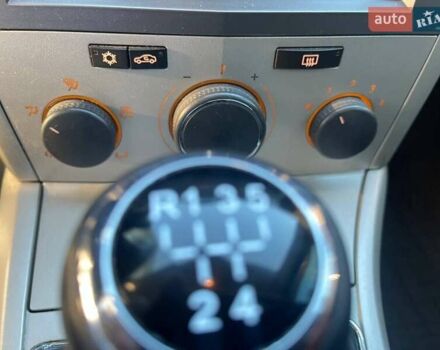 Черный Опель Астра, объемом двигателя 1.4 л и пробегом 213 тыс. км за 4999 $, фото 2 на Automoto.ua