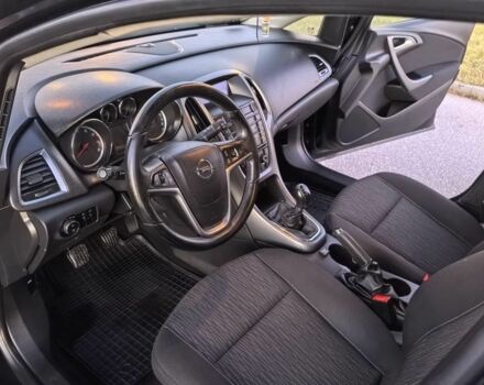 Черный Опель Астра, объемом двигателя 1.6 л и пробегом 255 тыс. км за 2700 $, фото 4 на Automoto.ua