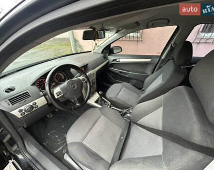 Черный Опель Астра, объемом двигателя 1.4 л и пробегом 220 тыс. км за 4350 $, фото 11 на Automoto.ua