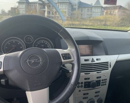 Черный Опель Астра, объемом двигателя 1.7 л и пробегом 224 тыс. км за 4500 $, фото 6 на Automoto.ua