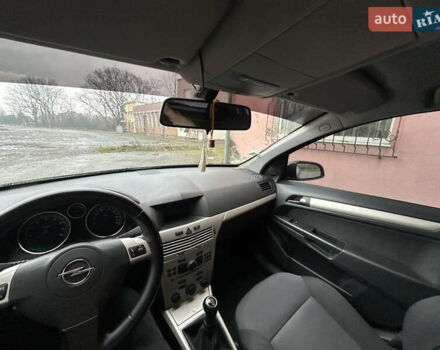 Черный Опель Астра, объемом двигателя 1.4 л и пробегом 220 тыс. км за 4350 $, фото 9 на Automoto.ua