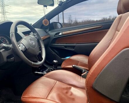 Черный Опель Астра, объемом двигателя 1.6 л и пробегом 258 тыс. км за 6000 $, фото 6 на Automoto.ua