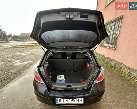 Черный Опель Астра, объемом двигателя 1.4 л и пробегом 220 тыс. км за 4350 $, фото 19 на Automoto.ua