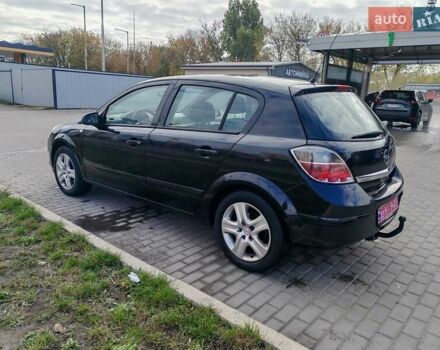 Черный Опель Астра, объемом двигателя 1.6 л и пробегом 194 тыс. км за 5300 $, фото 6 на Automoto.ua