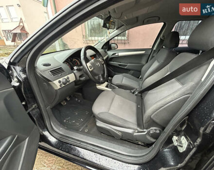 Черный Опель Астра, объемом двигателя 1.4 л и пробегом 220 тыс. км за 4350 $, фото 10 на Automoto.ua