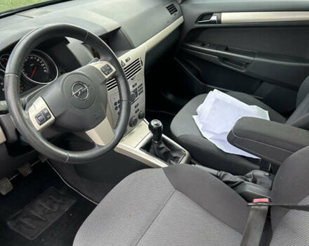 Черный Опель Астра, объемом двигателя 1.6 л и пробегом 233 тыс. км за 5900 $, фото 8 на Automoto.ua