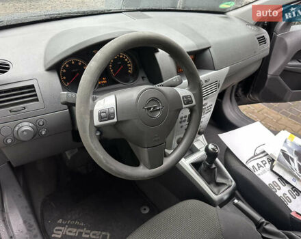 Черный Опель Астра, объемом двигателя 1.6 л и пробегом 98 тыс. км за 6150 $, фото 15 на Automoto.ua