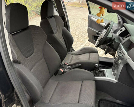 Черный Опель Астра, объемом двигателя 1.6 л и пробегом 245 тыс. км за 5650 $, фото 19 на Automoto.ua