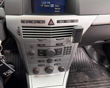 Черный Опель Астра, объемом двигателя 1.6 л и пробегом 246 тыс. км за 5650 $, фото 10 на Automoto.ua