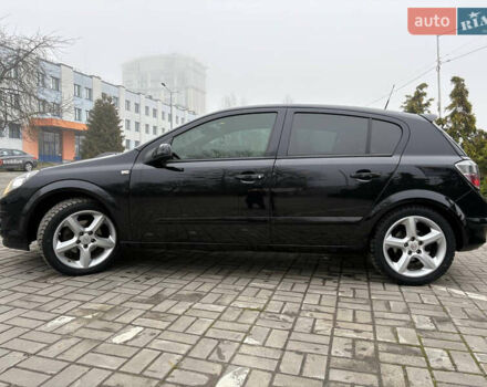 Черный Опель Астра, объемом двигателя 1.6 л и пробегом 245 тыс. км за 5650 $, фото 3 на Automoto.ua