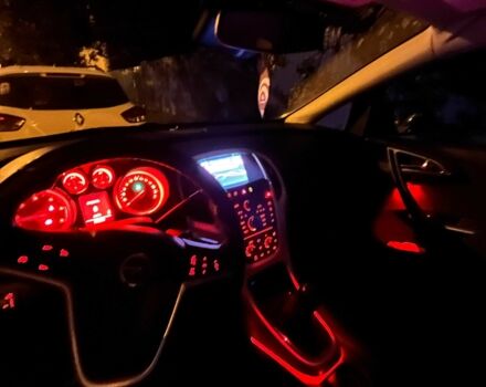 Черный Опель Астра, объемом двигателя 1.7 л и пробегом 217 тыс. км за 7300 $, фото 16 на Automoto.ua