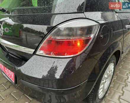 Черный Опель Астра, объемом двигателя 1.6 л и пробегом 98 тыс. км за 6150 $, фото 5 на Automoto.ua