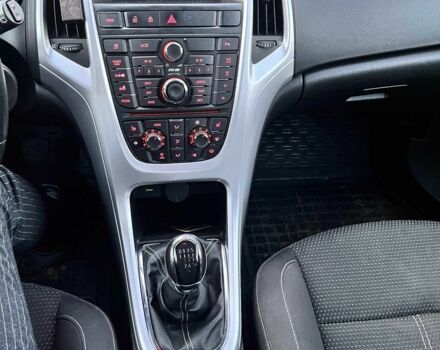 Черный Опель Астра, объемом двигателя 1.7 л и пробегом 217 тыс. км за 7300 $, фото 4 на Automoto.ua