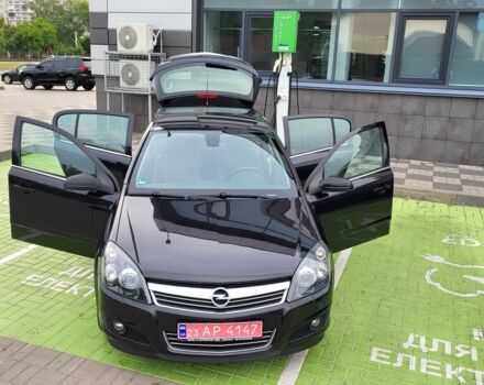 Черный Опель Астра, объемом двигателя 1.6 л и пробегом 185 тыс. км за 5850 $, фото 16 на Automoto.ua