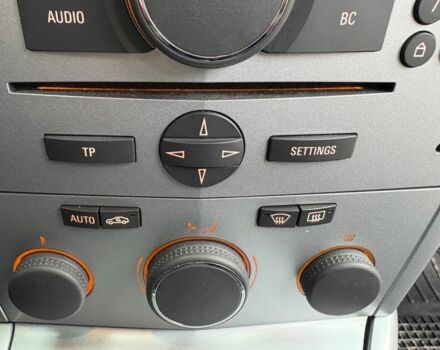 Черный Опель Астра, объемом двигателя 1.6 л и пробегом 246 тыс. км за 5650 $, фото 17 на Automoto.ua