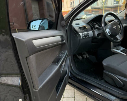 Черный Опель Астра, объемом двигателя 1.7 л и пробегом 197 тыс. км за 5700 $, фото 3 на Automoto.ua