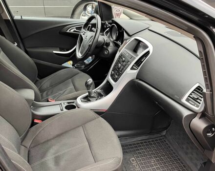 Черный Опель Астра, объемом двигателя 1.7 л и пробегом 217 тыс. км за 7300 $, фото 3 на Automoto.ua