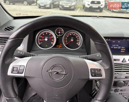 Черный Опель Астра, объемом двигателя 1.6 л и пробегом 245 тыс. км за 5650 $, фото 14 на Automoto.ua