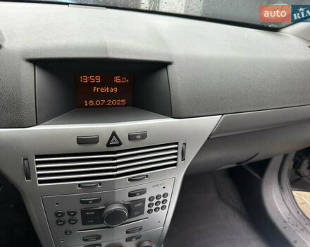 Черный Опель Астра, объемом двигателя 1.6 л и пробегом 98 тыс. км за 6150 $, фото 17 на Automoto.ua