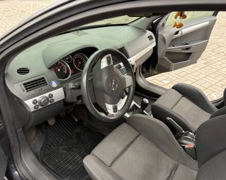 Черный Опель Астра, объемом двигателя 1.6 л и пробегом 246 тыс. км за 5650 $, фото 9 на Automoto.ua