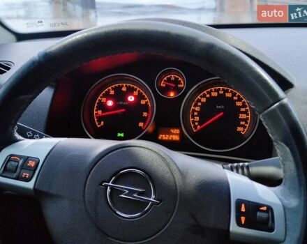 Чорний Опель Астра, об'ємом двигуна 1.6 л та пробігом 253 тис. км за 5900 $, фото 9 на Automoto.ua