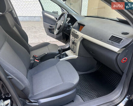 Черный Опель Астра, объемом двигателя 1.6 л и пробегом 225 тыс. км за 6000 $, фото 53 на Automoto.ua