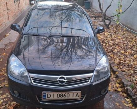 Черный Опель Астра, объемом двигателя 1.4 л и пробегом 173 тыс. км за 5500 $, фото 6 на Automoto.ua