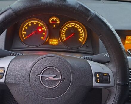 Черный Опель Астра, объемом двигателя 1.4 л и пробегом 173 тыс. км за 5500 $, фото 13 на Automoto.ua